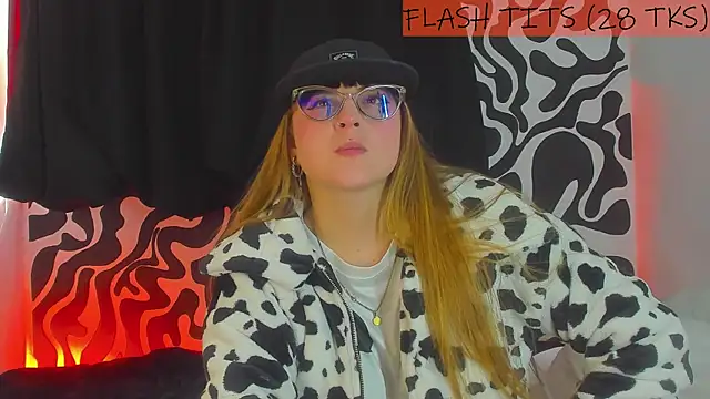 Snapshot of tekila__ chatting on October 16, 2025, 7:37 pm tekila online show from October 16, 2025, 7:37 pm