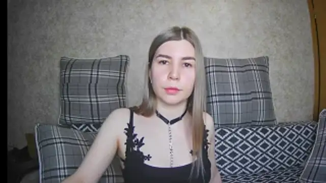 Snapshot of ElllaNuar chatting on March 14, 2025, 4:54 am ElllaNuar online show from March 14, 2025, 4:54 am