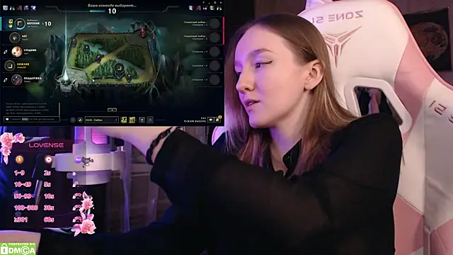 MoonlishSiren online show from February 14, 2025, 9:53 pm