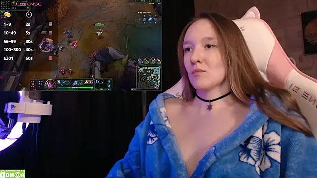 MoonlishSiren online show from March 2, 2025, 9:11 pm