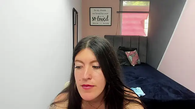 LiaCooper  online show from February 13, 2025, 3:03 pm