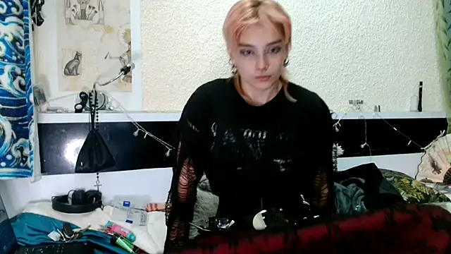 Snapshot of Sophie_Bell chatting on June 7, 2026, 10:24 pm Sophie Bell online show from June 7, 2026, 10:24 pm