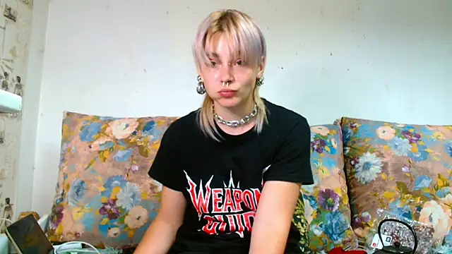 Snapshot of Sophie_Bell chatting on June 26, 2026, 6:56 pm Sophie Bell online show from June 26, 2026, 6:56 pm