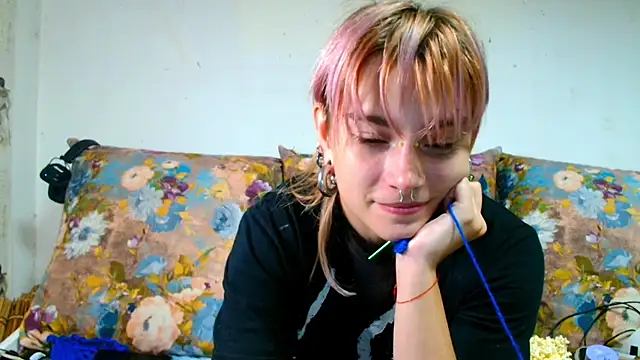 Snapshot of Sophie_Bell chatting on July 16, 2026, 8:48 pm Sophie Bell online show from July 16, 2026, 8:48 pm