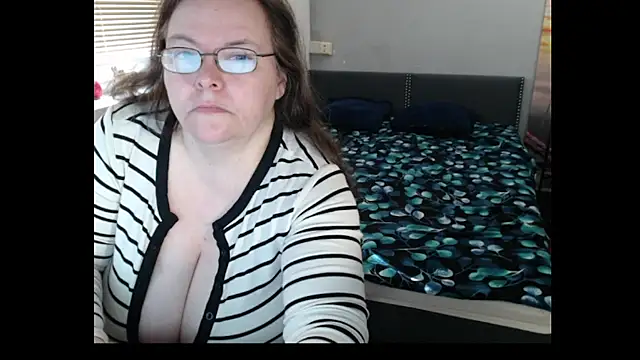 Snapshot of Sweetboobs chatting on April 5, 2026, 7:27 am Sweetboobs online show from April 5, 2026, 7:27 am