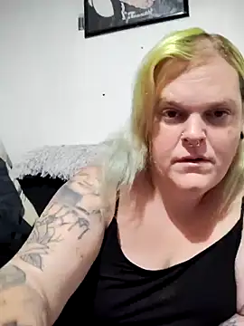Trans Girl next door420 online show from April 28, 2026, 12:43 pm