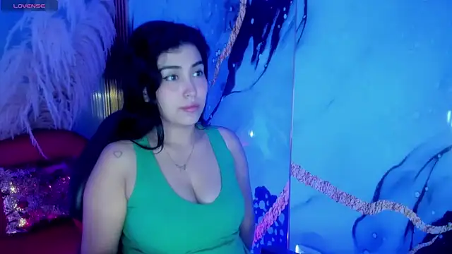 emma  cute   online show from September 13, 2025, 11:32 am