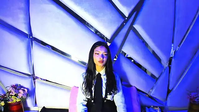 Aurora 18 online show from October 30, 2025, 2:40 pm