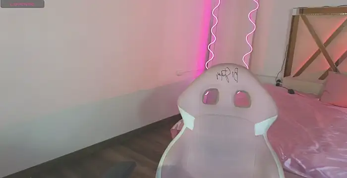 Snapshot of meggan_tay chatting on February 18, 2025, 10:16 am meggan tay online show from February 18, 2025, 10:16 am