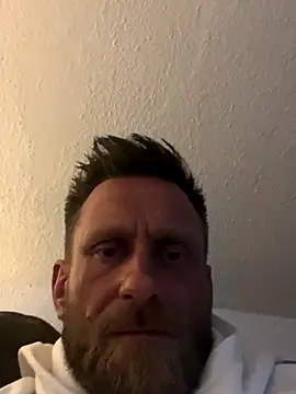 Bro4bro0040 online show from November 12, 2025, 1:39 am