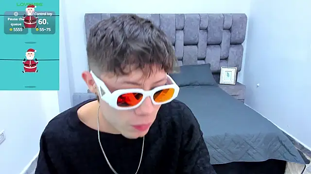 MarcusCollinss  online show from December 14, 2024, 4:09 pm