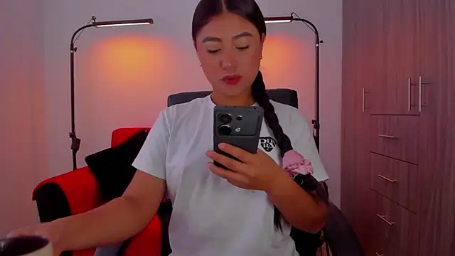 cloy baby   online show from December 15, 2025, 11:25 am