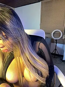 MiaWhitePink  online show from March 14, 2025, 8:32 am