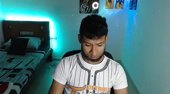 Enriblack92 online show from December 26, 2024, 8:11 pm