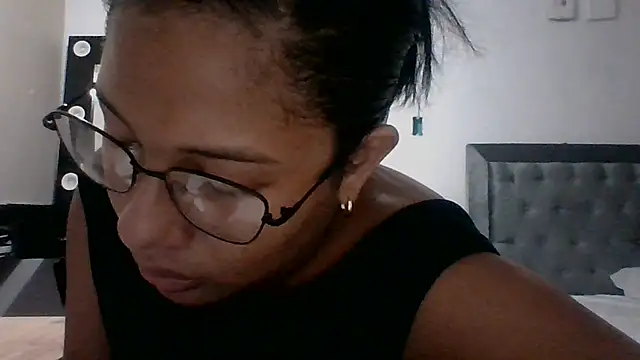 Kitra New online show from April 18, 2026, 8:20 pm