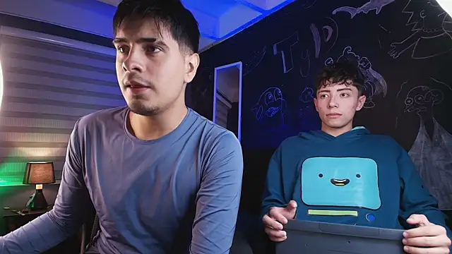 Snapshot of thiago_rockwelll chatting on April 15, 2026, 3:02 am thiago rockwelll online show from April 15, 2026, 3:02 am