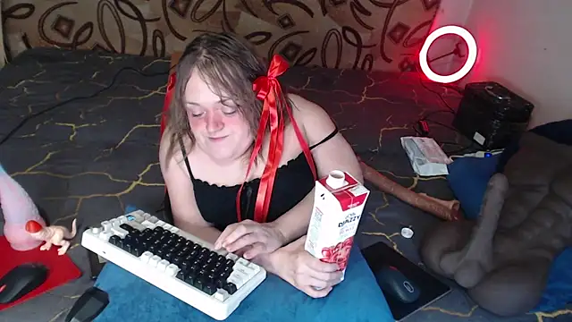 Snapshot of MiniNatalie chatting on March 4, 2025, 12:39 am MiniNatalie online show from March 4, 2025, 12:39 am