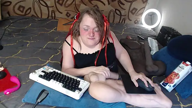 Snapshot of MiniNatalie chatting on March 5, 2025, 7:05 am MiniNatalie online show from March 5, 2025, 7:05 am