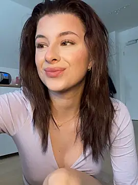 Mia-Minou online show from February 18, 2026, 2:24 pm