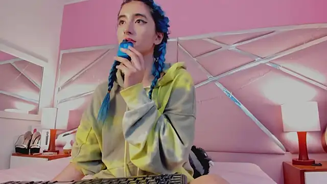 Snapshot of Lunapage chatting on March 10, 2025, 7:18 pm Lunapage online show from March 10, 2025, 7:18 pm