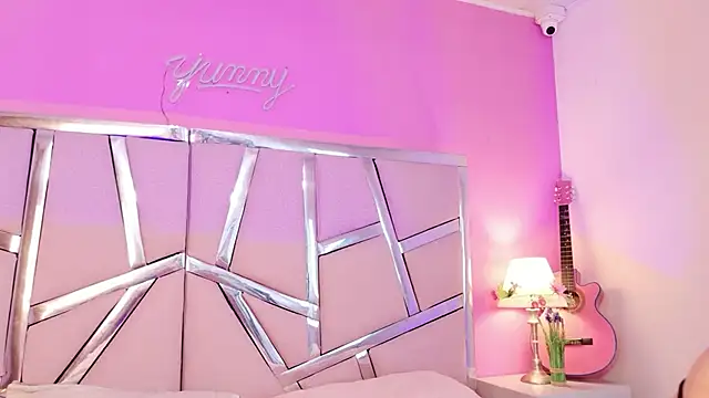 Snapshot of Lunapage chatting on September 23, 2025, 9:07 pm Lunapage online show from September 23, 2025, 9:07 pm