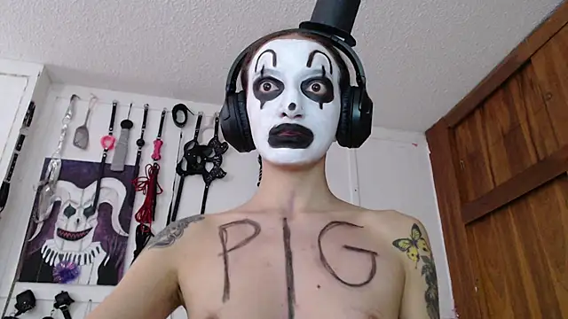 Snapshot of Eloise-brown chatting on January 5, 2025, 8:10 pm Eloise-brown online show from January 5, 2025, 8:10 pm