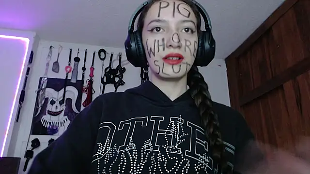 Snapshot of Eloise-brown chatting on January 7, 2025, 2:42 am Eloise-brown online show from January 7, 2025, 2:42 am