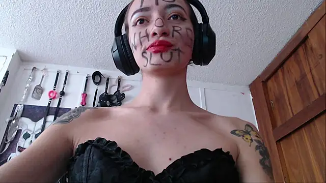 Snapshot of Eloise-brown chatting on January 8, 2025, 9:55 pm Eloise-brown online show from January 8, 2025, 9:55 pm