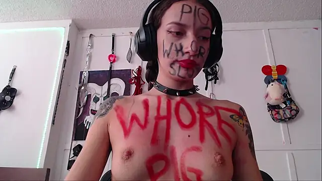 Snapshot of Eloise-brown chatting on January 14, 2025, 9:41 pm Eloise-brown online show from January 14, 2025, 9:41 pm