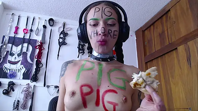 Snapshot of Eloise-brown chatting on January 17, 2025, 9:17 pm Eloise-brown online show from January 17, 2025, 9:17 pm