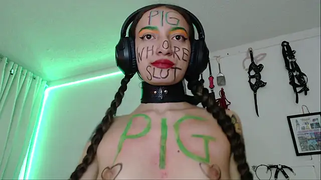 Snapshot of Eloise-brown chatting on January 22, 2025, 1:20 am Eloise-brown online show from January 22, 2025, 1:20 am