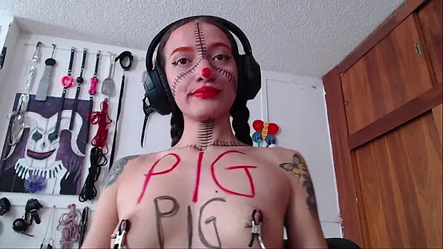 Snapshot of Eloise-brown chatting on January 22, 2025, 8:38 pm Eloise-brown online show from January 22, 2025, 8:38 pm