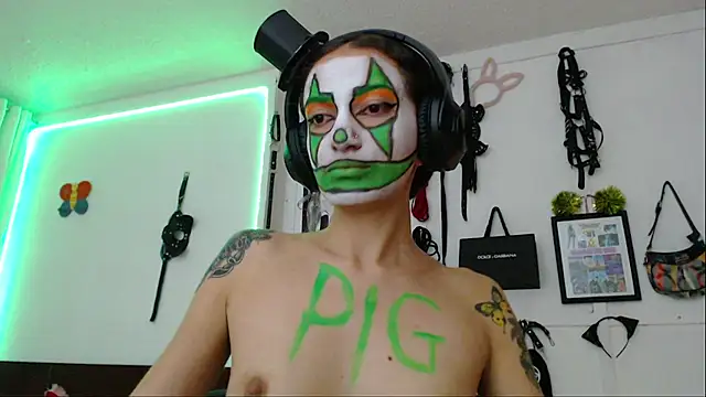 Snapshot of Eloise-brown chatting on February 1, 2025, 3:19 am Eloise-brown online show from February 1, 2025, 3:19 am