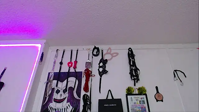 Snapshot of Eloise-brown chatting on February 15, 2025, 4:47 am Eloise-brown online show from February 15, 2025, 4:47 am