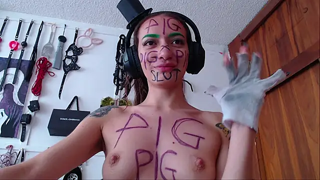 Snapshot of Eloise-brown chatting on February 28, 2025, 4:10 pm Eloise-brown online show from February 28, 2025, 4:10 pm