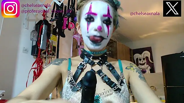 Snapshot of Eloise-brown chatting on September 12, 2025, 11:37 pm Eloise-brown online show from September 12, 2025, 11:37 pm