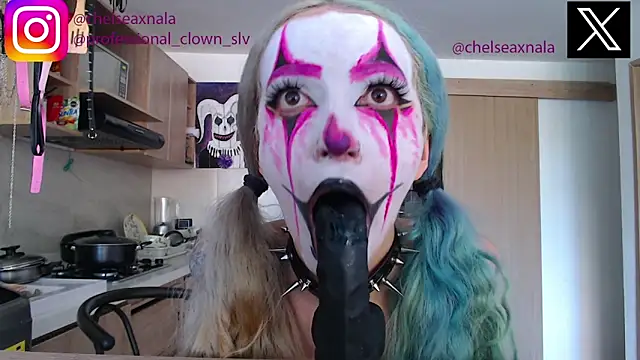 Snapshot of Eloise-brown chatting on September 13, 2025, 7:35 pm Eloise-brown online show from September 13, 2025, 7:35 pm