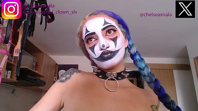 Snapshot of Eloise-brown chatting on September 21, 2025, 9:05 pm Eloise-brown online show from September 21, 2025, 9:05 pm