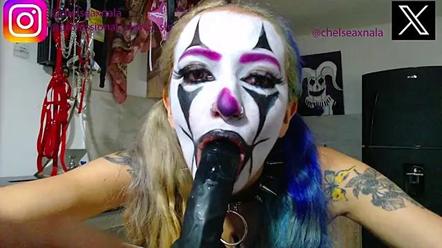 Snapshot of Eloise-brown chatting on September 24, 2025, 10:57 pm Eloise-brown online show from September 24, 2025, 10:57 pm