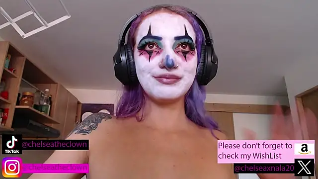 Snapshot of Eloise-brown chatting on October 27, 2025, 8:35 pm Eloise-brown online show from October 27, 2025, 8:35 pm