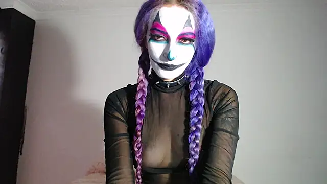 Snapshot of Eloise-brown chatting on November 9, 2025, 7:23 pm Eloise-brown online show from November 9, 2025, 7:23 pm