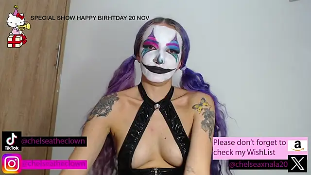 Snapshot of Eloise-brown chatting on November 12, 2025, 6:14 am Eloise-brown online show from November 12, 2025, 6:14 am