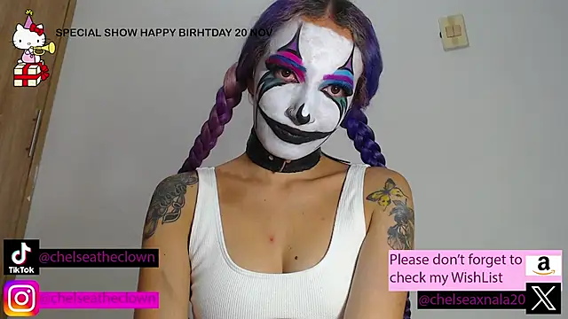 Snapshot of Eloise-brown chatting on November 12, 2025, 6:19 pm Eloise-brown online show from November 12, 2025, 6:19 pm