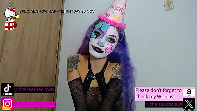 Snapshot of Eloise-brown chatting on November 18, 2025, 9:19 pm Eloise-brown online show from November 18, 2025, 9:19 pm