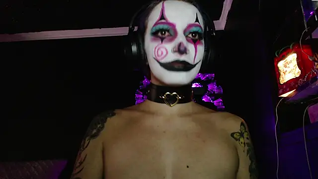 Snapshot of Eloise-brown chatting on December 4, 2025, 7:44 pm Eloise-brown online show from December 4, 2025, 7:44 pm