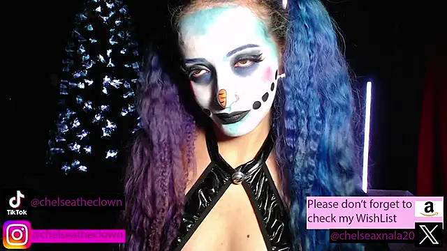 Snapshot of Eloise-brown chatting on December 16, 2025, 11:54 pm Eloise-brown online show from December 16, 2025, 11:54 pm