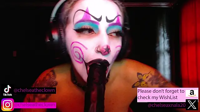 Snapshot of Eloise-brown chatting on January 12, 2026, 4:01 pm Eloise-brown online show from January 12, 2026, 4:01 pm