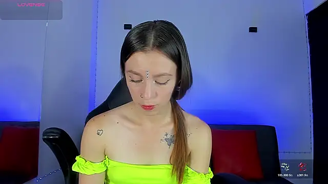 roxanne jones1 online show from January 31, 2026, 7:45 pm