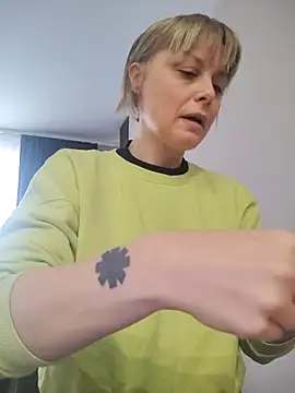 MySweetcum69 online show from April 1, 2026, 8:37 am