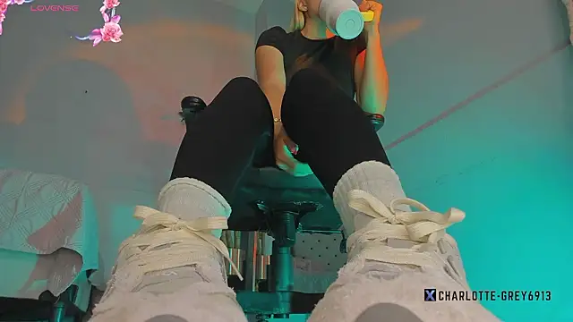 charlotte  grey online show from February 28, 2026, 8:43 pm